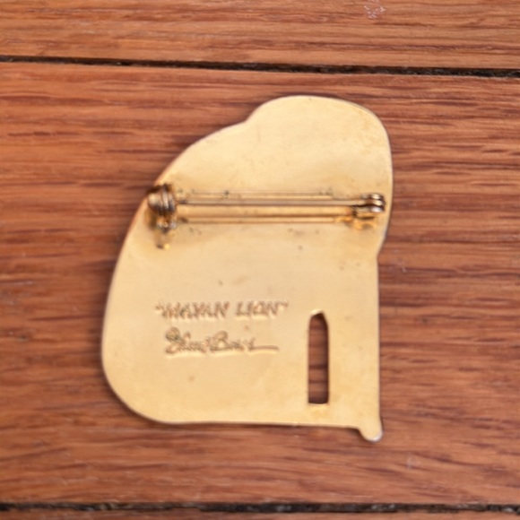 Signed Laurel Burch Broach, Red and gold and purple and green enamel. - Picture 2 of 3